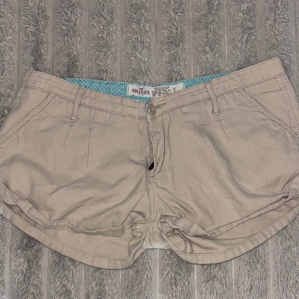Hollister Women's Vintage Tan Shorts Size 3